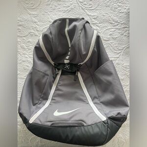 Nike Elite Max Max Air Team 2.0 Quad Zip Backpack